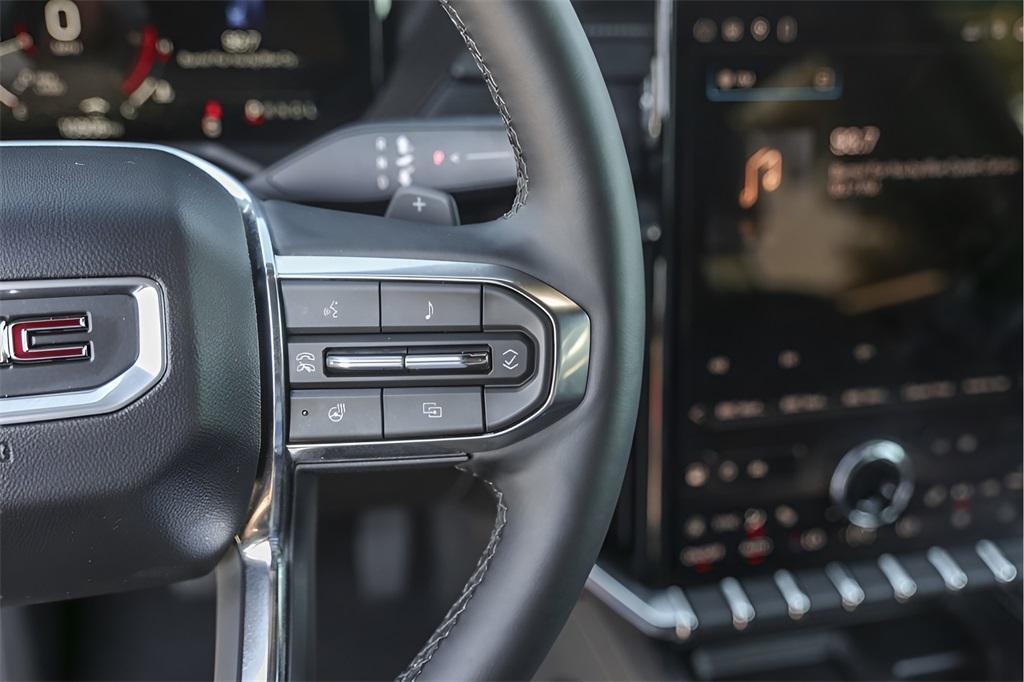 used 2025 GMC Acadia car, priced at $38,400