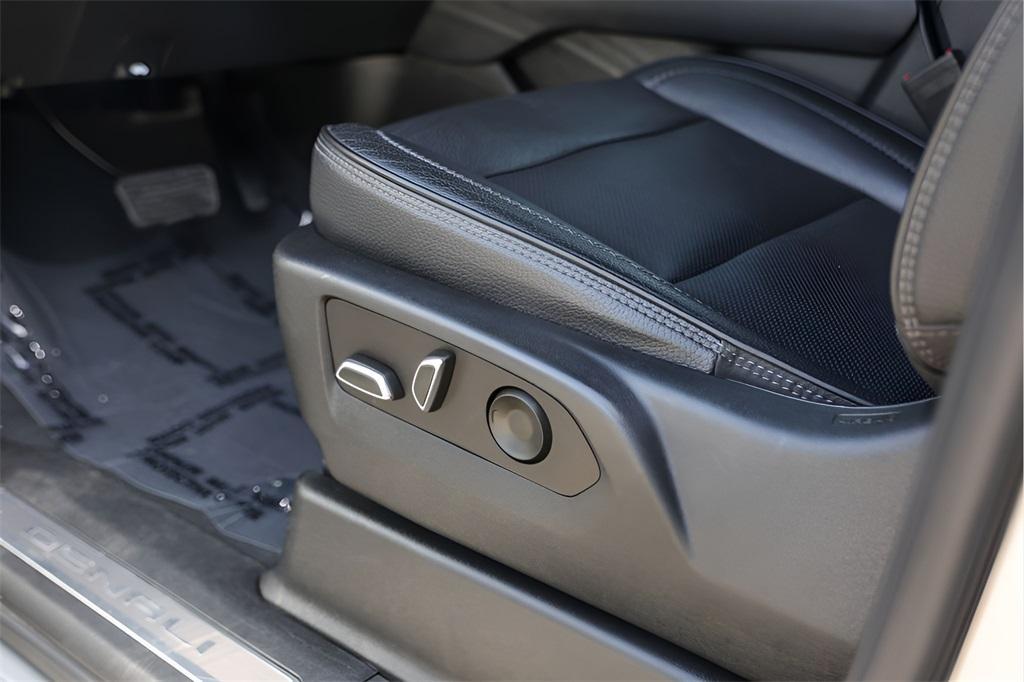 used 2023 GMC Yukon XL car, priced at $61,498