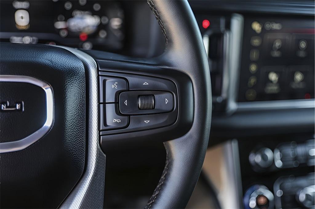 used 2023 GMC Yukon XL car, priced at $61,900