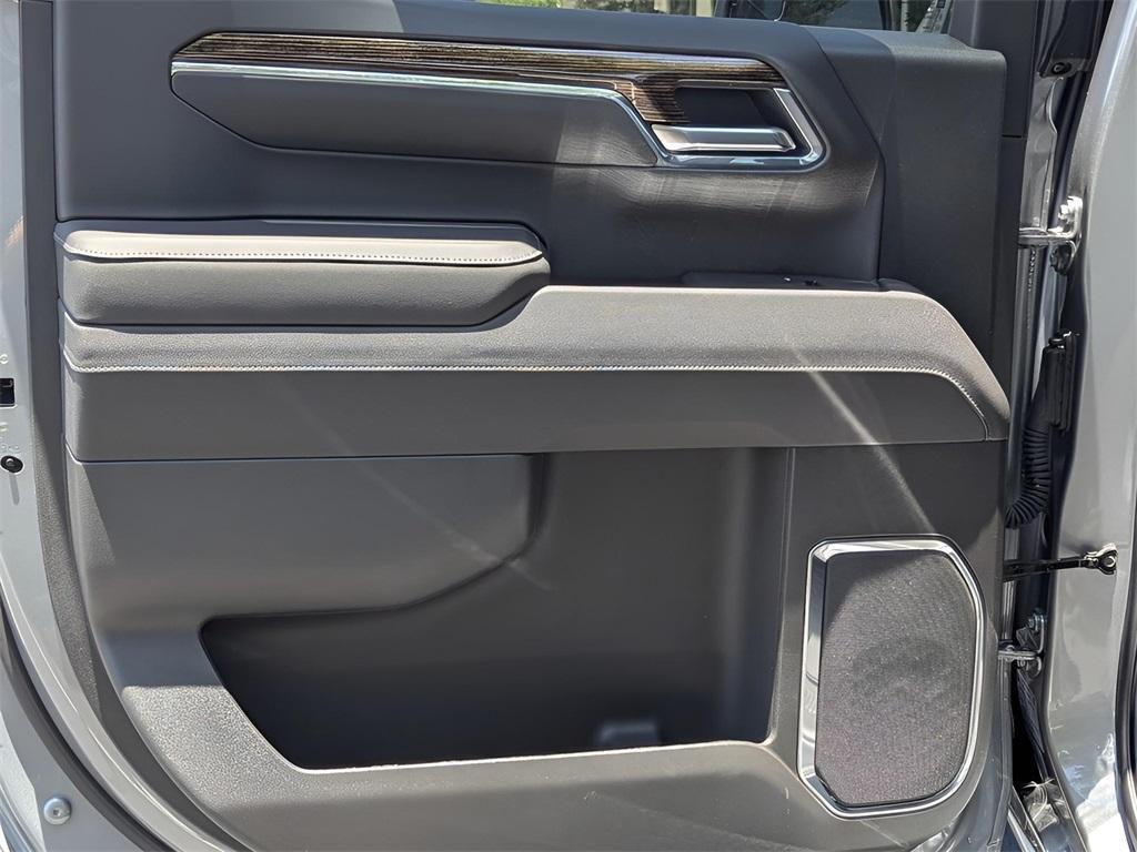new 2025 GMC Sierra 1500 car, priced at $43,815