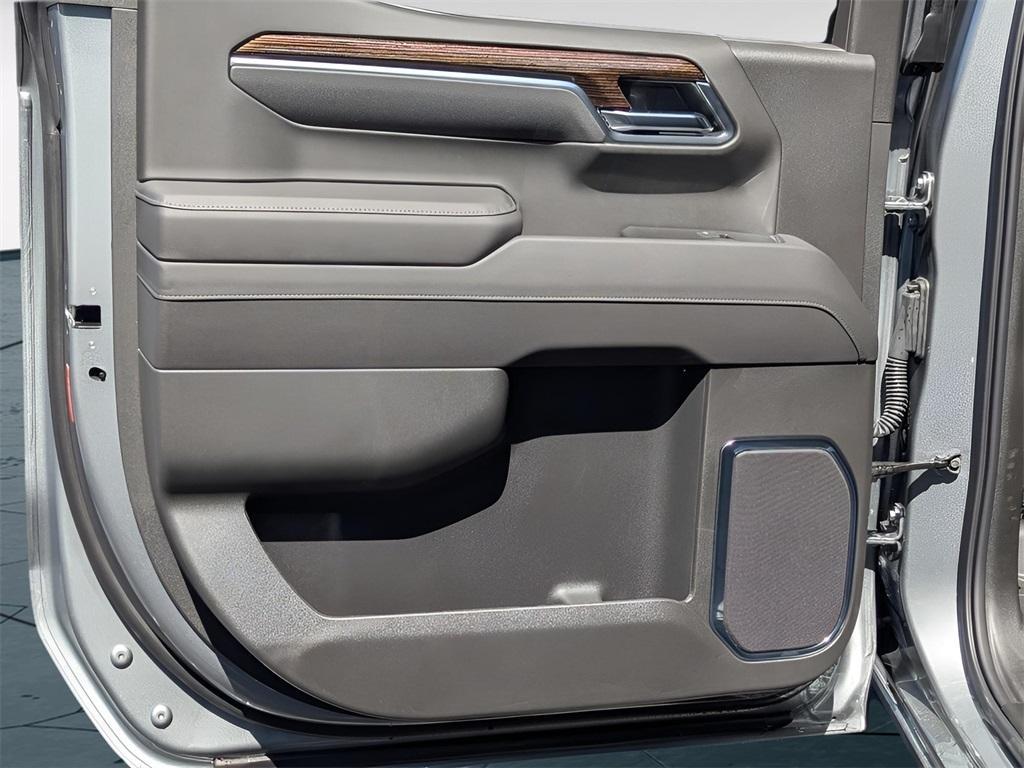 new 2025 GMC Sierra 1500 car, priced at $43,815