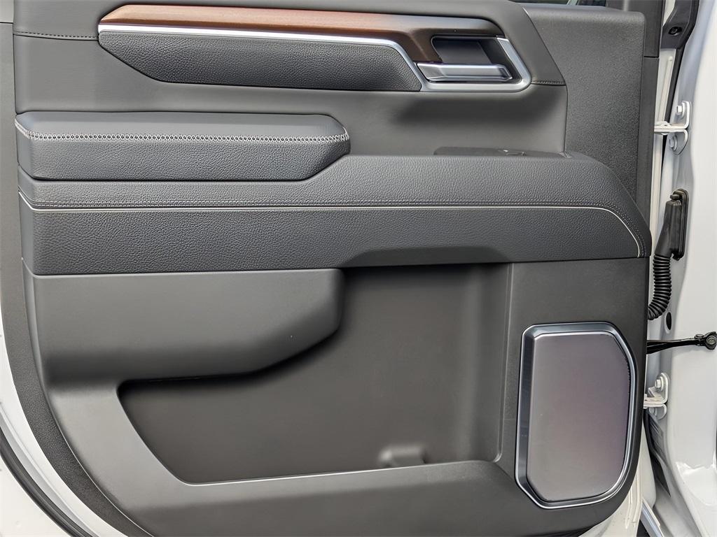 new 2025 GMC Sierra 2500 car, priced at $84,100