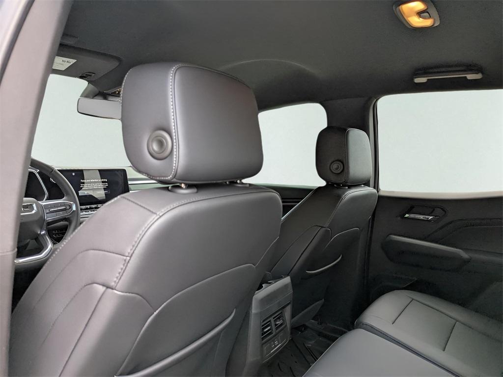 new 2025 GMC Canyon car, priced at $40,970