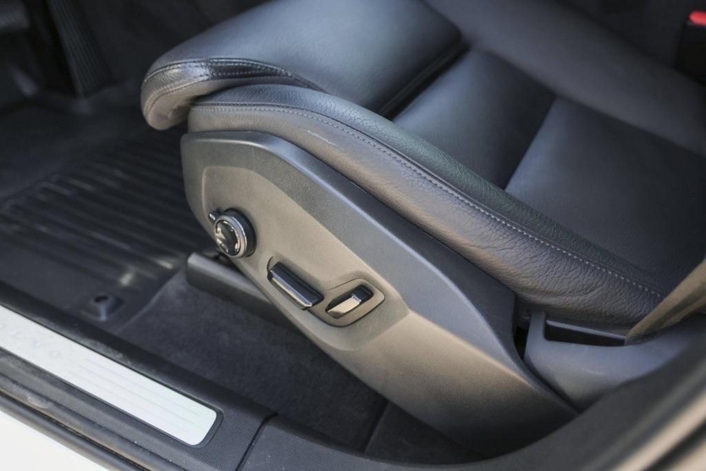 used 2020 Volvo XC60 car, priced at $22,800