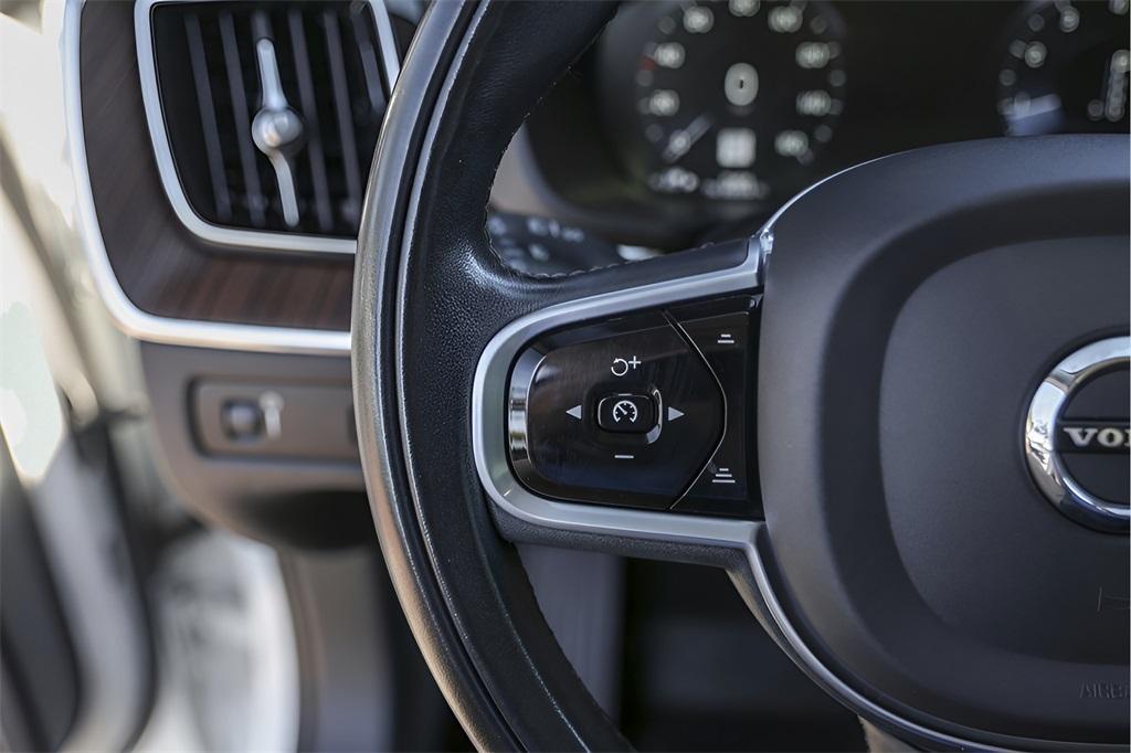 used 2020 Volvo XC60 car, priced at $22,800