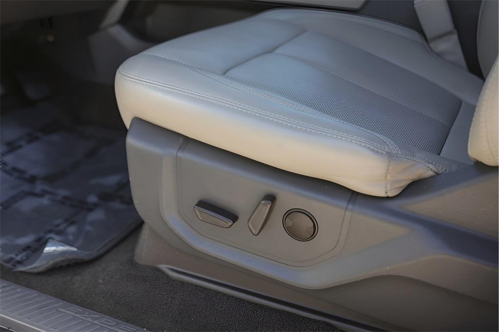 used 2021 Ford Expedition car, priced at $35,900