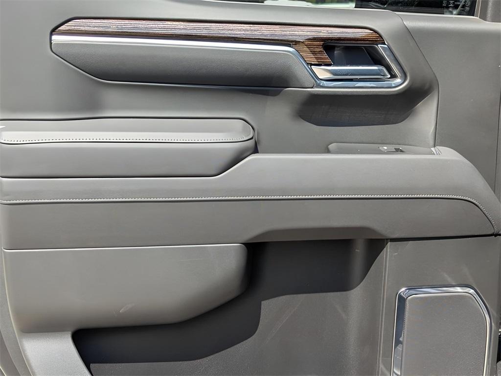 new 2025 GMC Sierra 1500 car, priced at $42,315