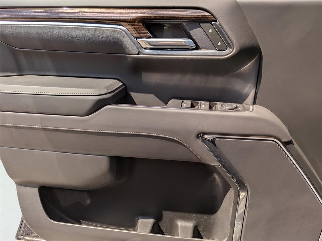 new 2025 GMC Sierra 1500 car, priced at $42,315