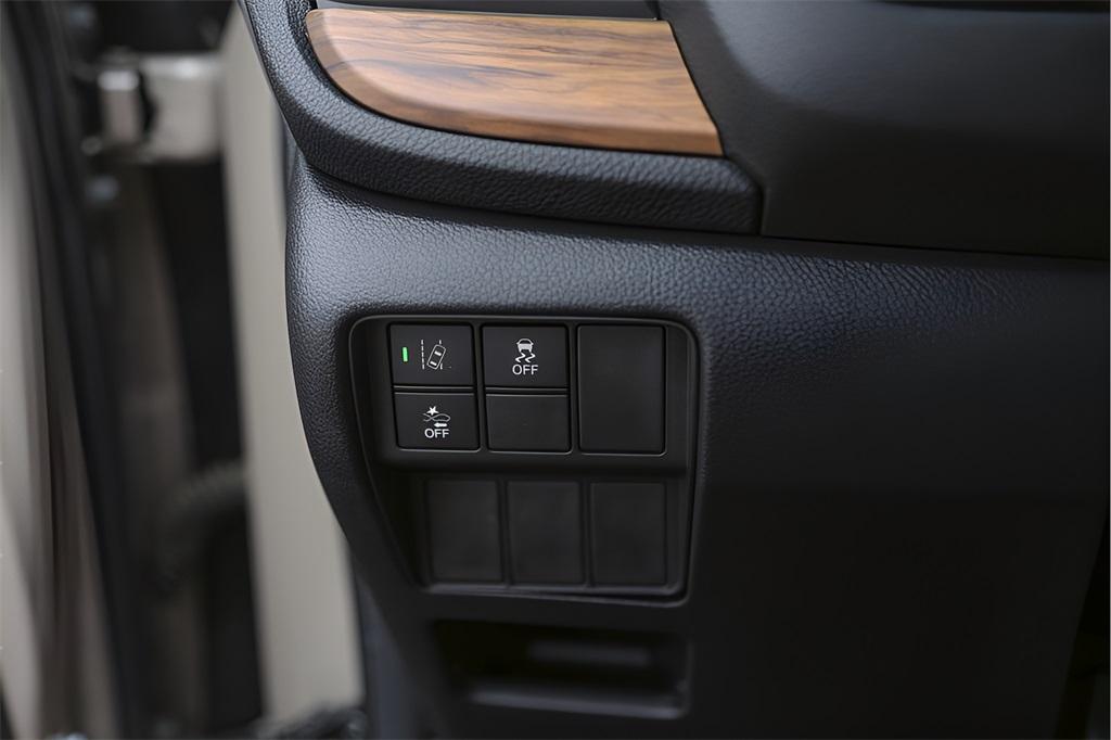 used 2018 Honda CR-V car, priced at $20,995
