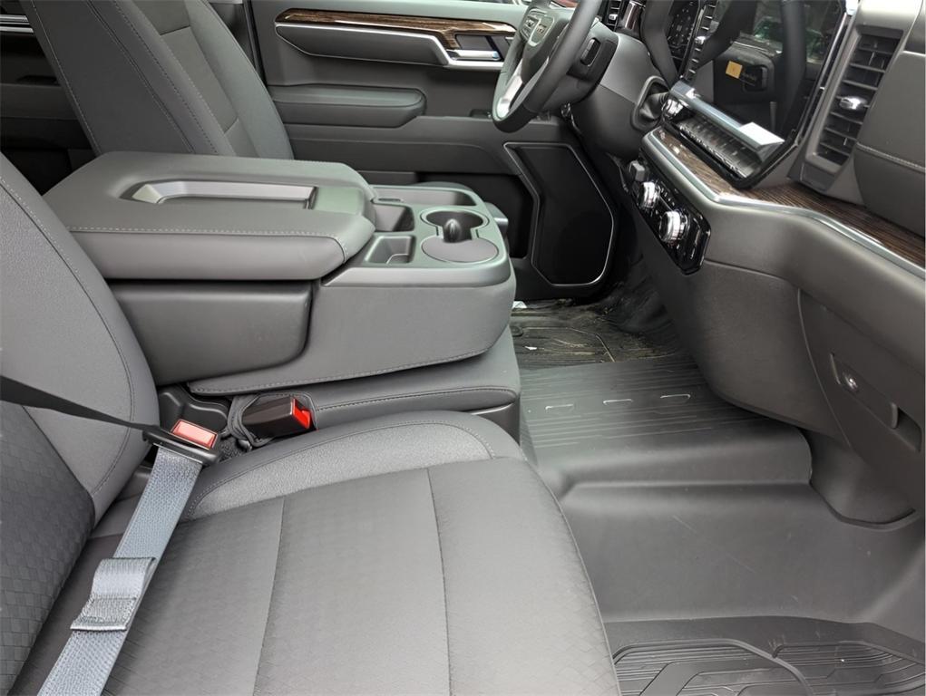 new 2025 GMC Sierra 1500 car, priced at $43,815