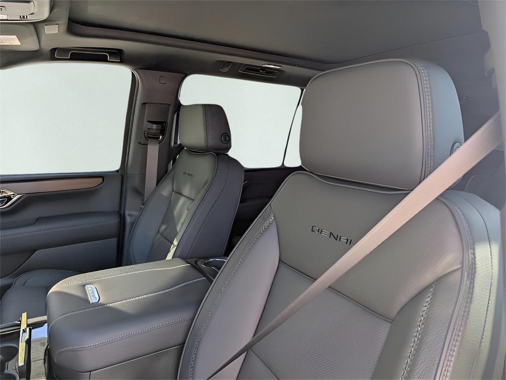 new 2025 GMC Yukon XL car, priced at $93,055