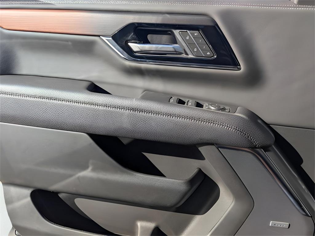 new 2025 GMC Yukon XL car, priced at $93,055