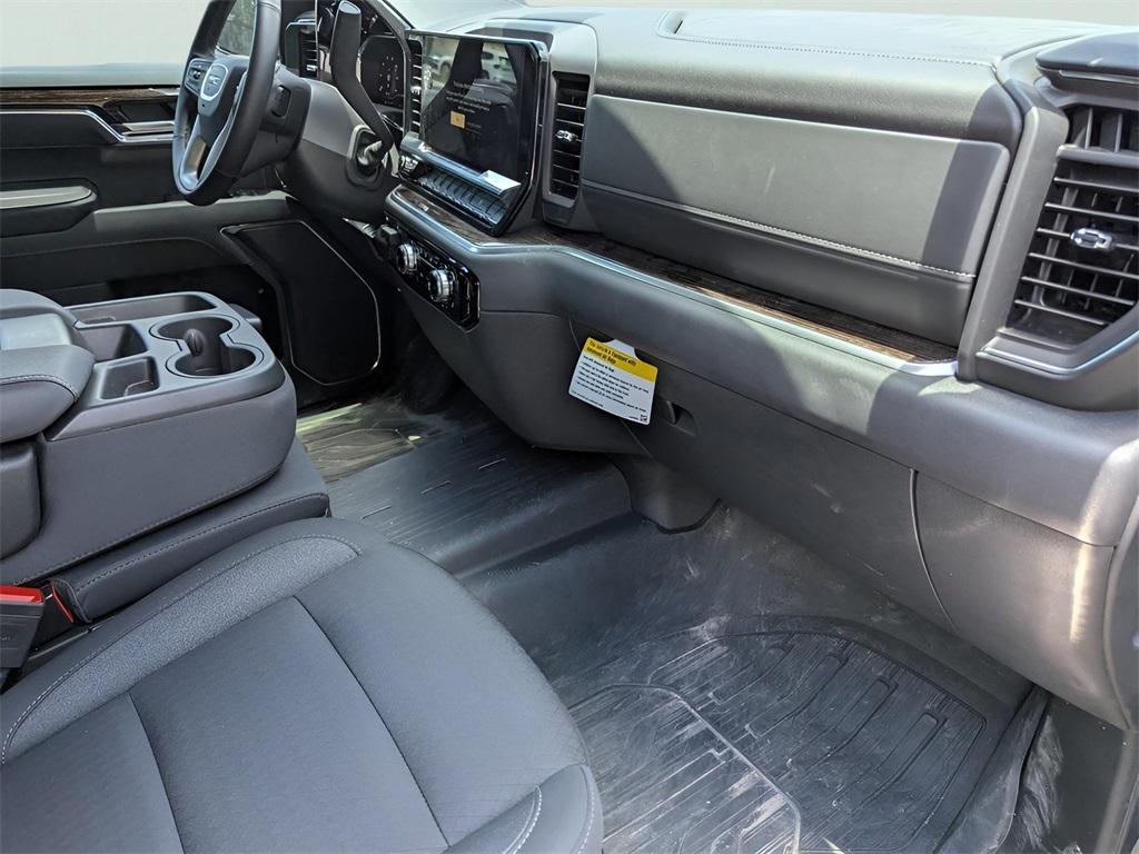 new 2025 GMC Sierra 1500 car, priced at $43,490