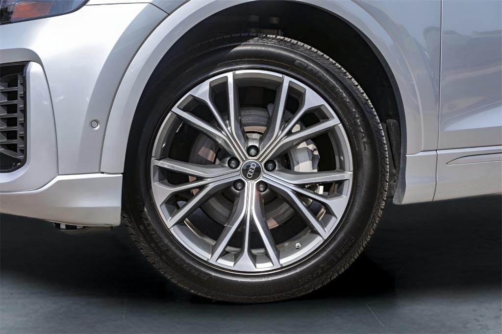 used 2024 Audi Q8 car, priced at $68,900