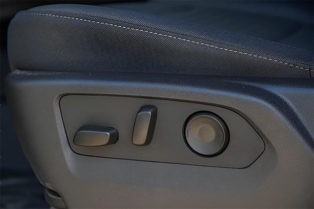 new 2025 GMC Sierra 1500 car, priced at $43,490