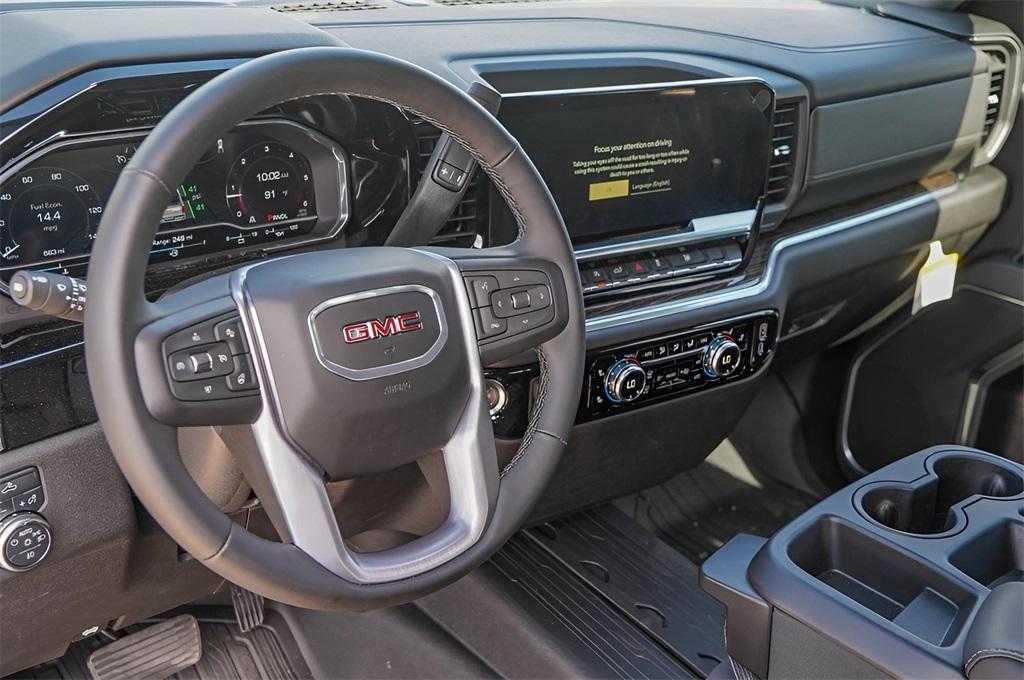 new 2025 GMC Sierra 1500 car, priced at $43,490