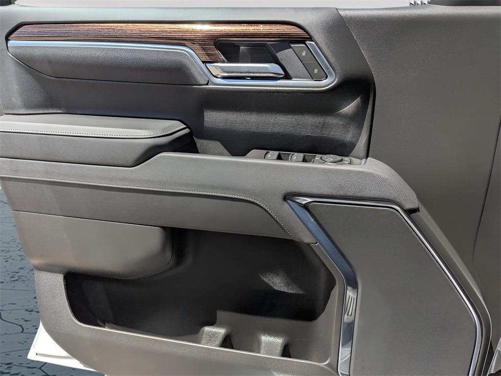 new 2025 GMC Sierra 1500 car, priced at $41,495