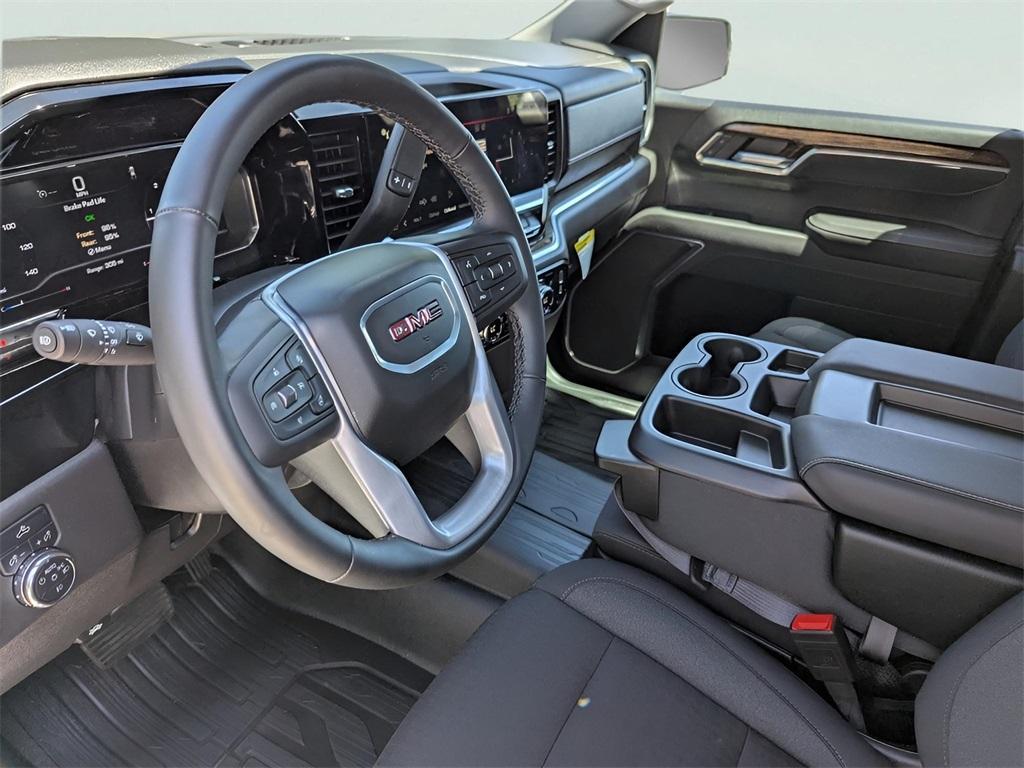 new 2025 GMC Sierra 1500 car, priced at $42,995