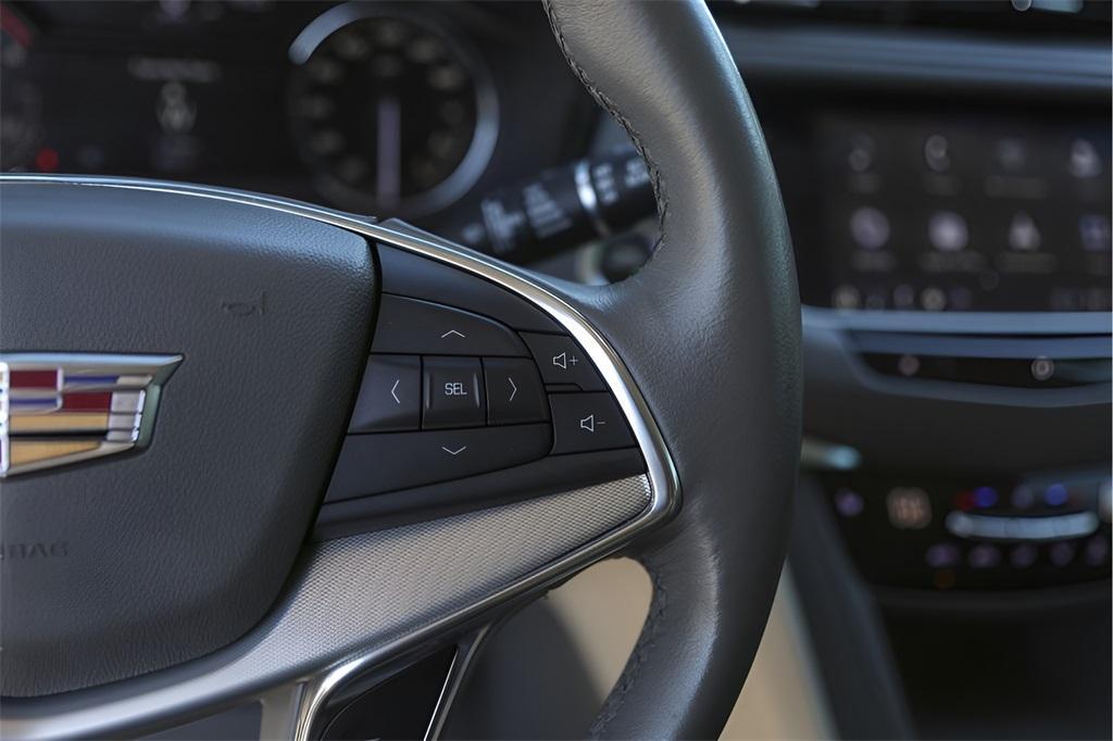 used 2021 Cadillac XT5 car, priced at $30,498
