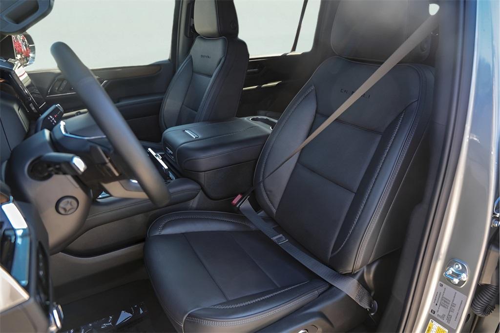 used 2025 GMC Yukon XL car, priced at $83,872