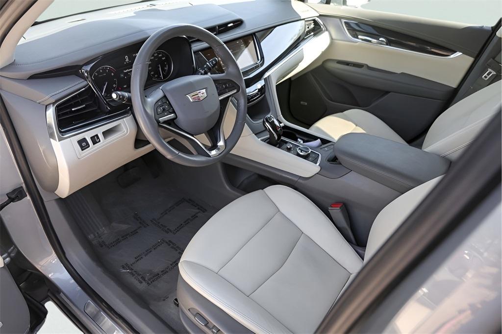 used 2025 Cadillac XT6 car, priced at $50,800