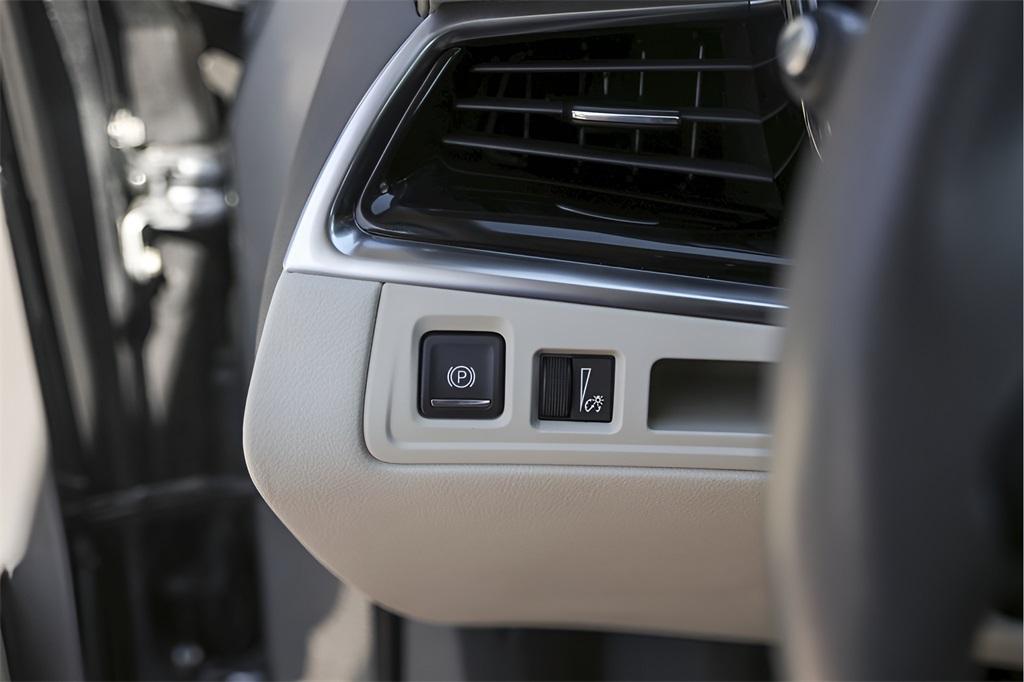 used 2025 Cadillac XT6 car, priced at $50,800