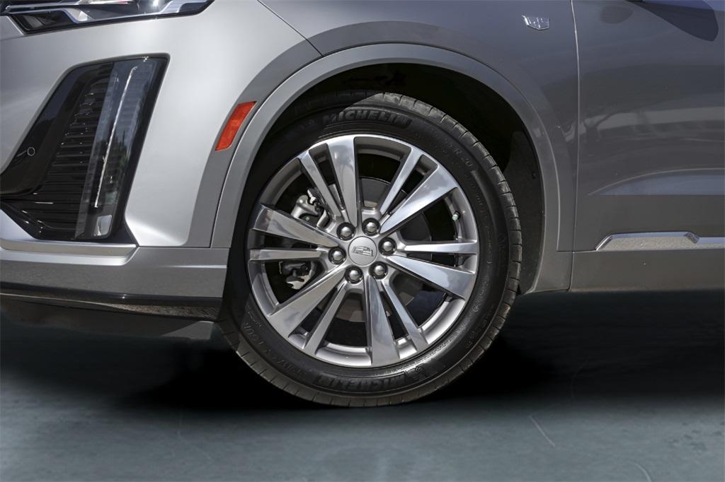 used 2025 Cadillac XT6 car, priced at $50,800