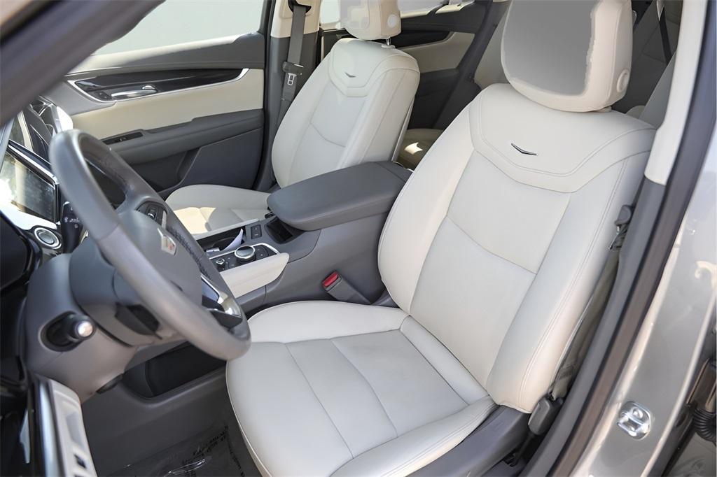 used 2025 Cadillac XT6 car, priced at $50,800