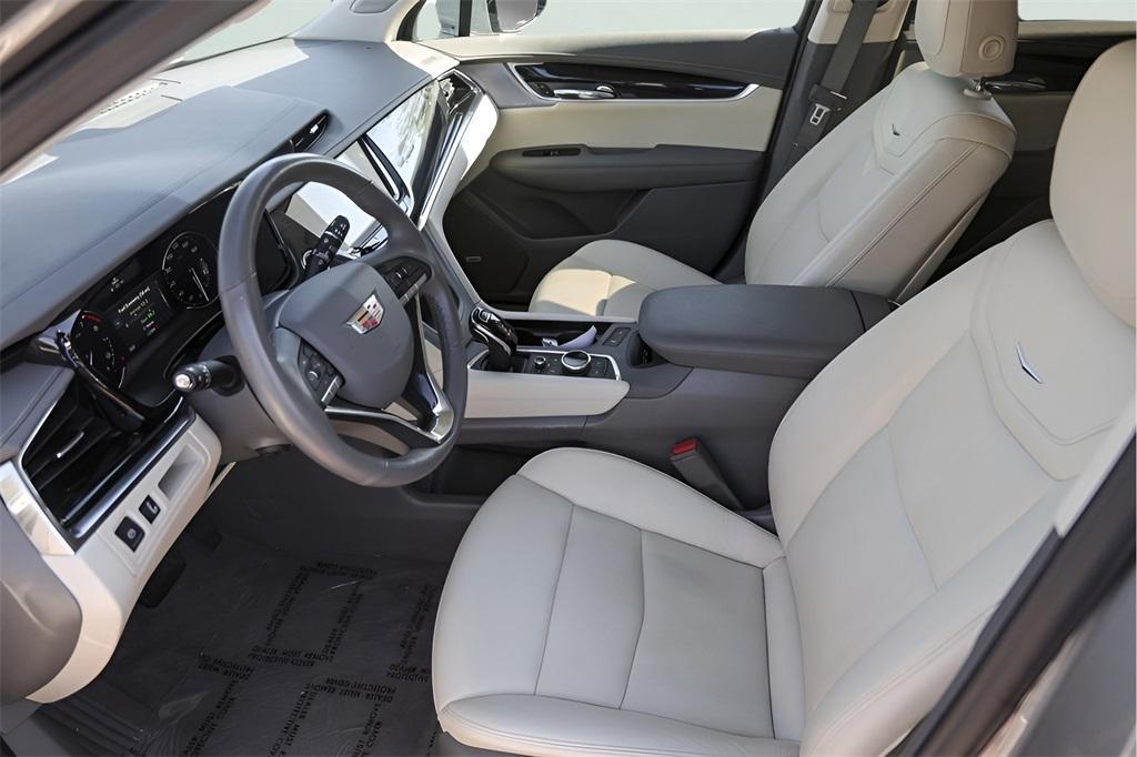 used 2025 Cadillac XT6 car, priced at $50,800