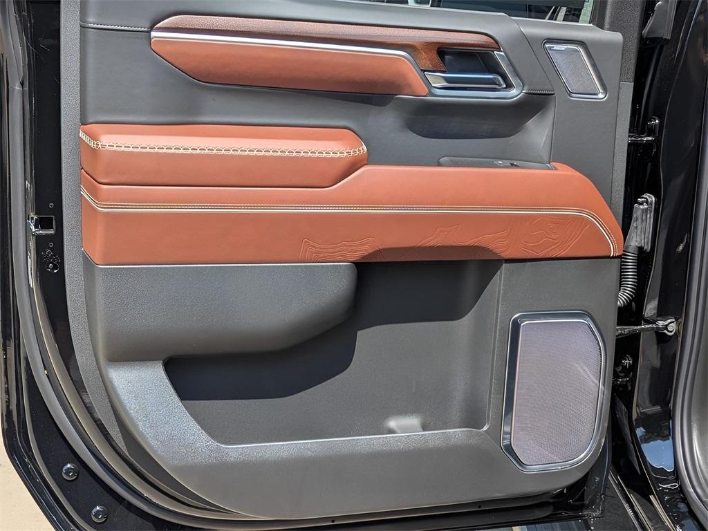 new 2025 GMC Sierra 1500 car, priced at $75,054