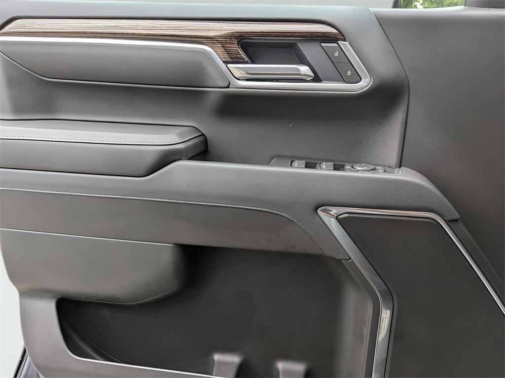 new 2025 GMC Sierra 1500 car, priced at $47,490