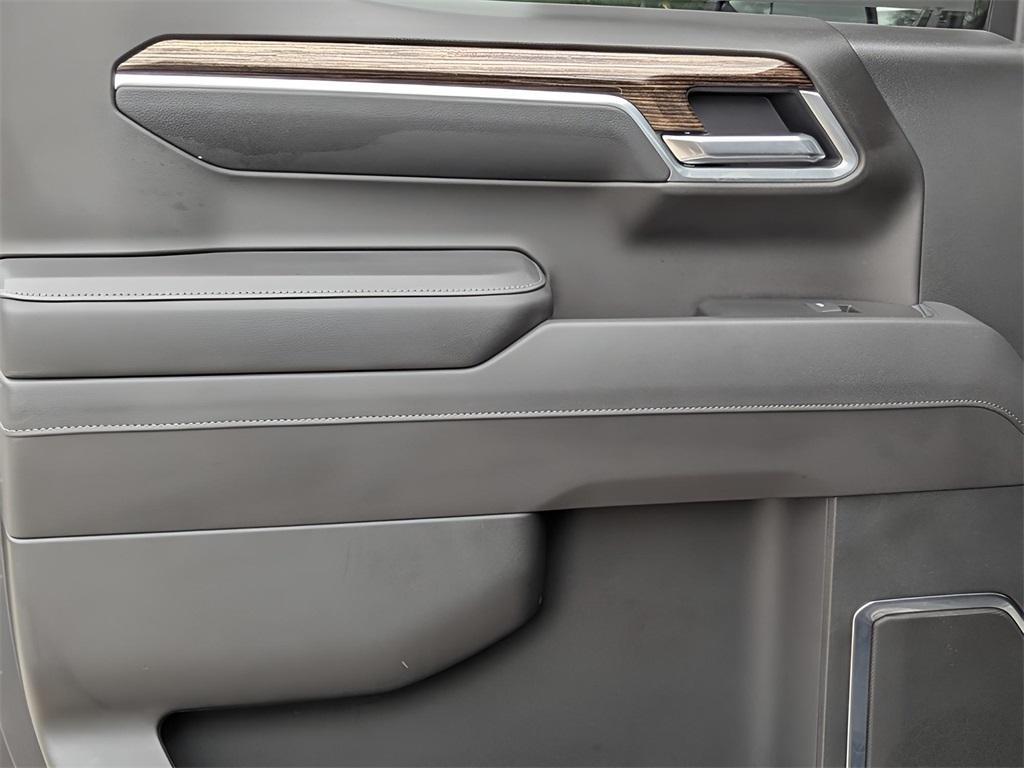 new 2025 GMC Sierra 1500 car, priced at $47,490