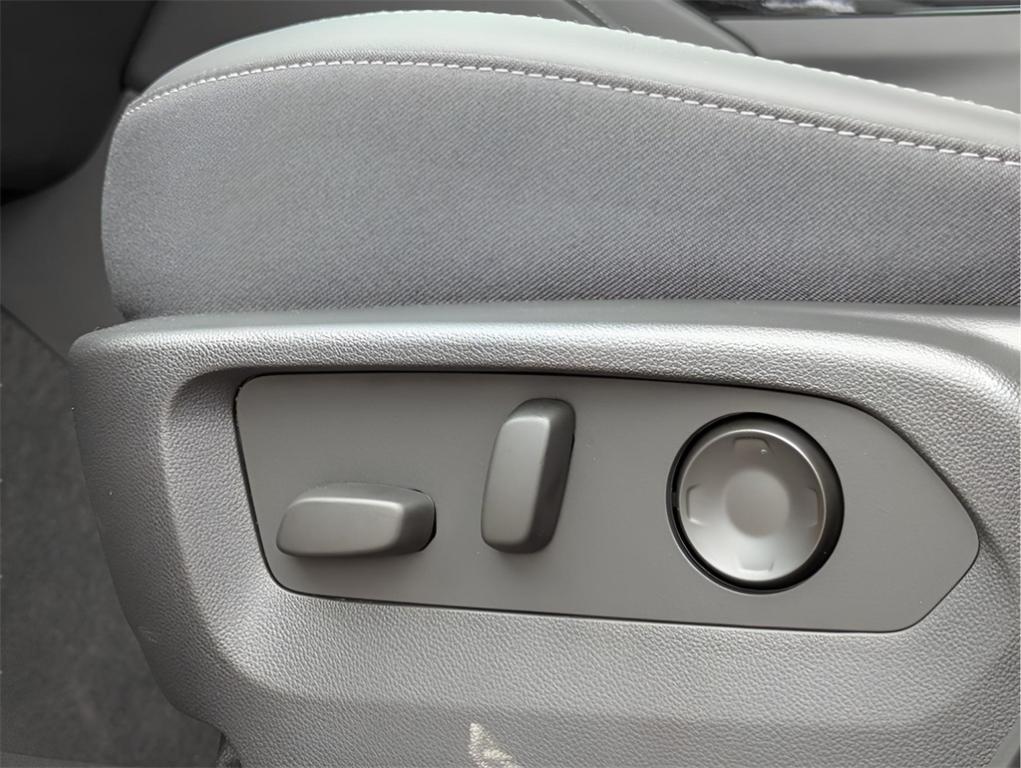new 2025 Buick Envision car, priced at $35,935