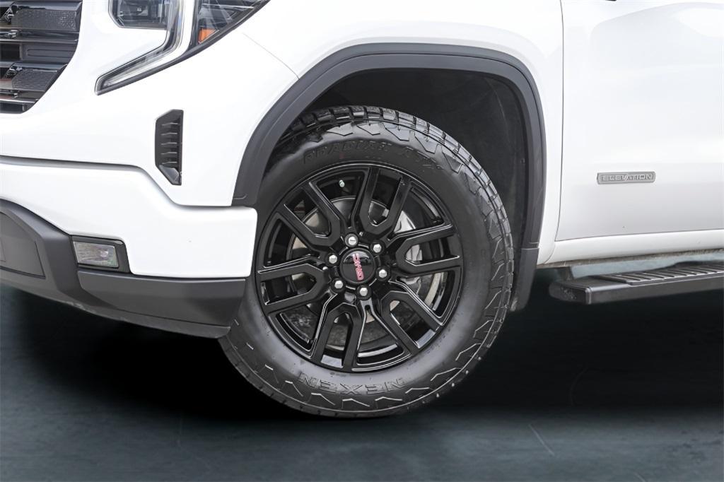 used 2023 GMC Sierra 1500 car, priced at $45,900