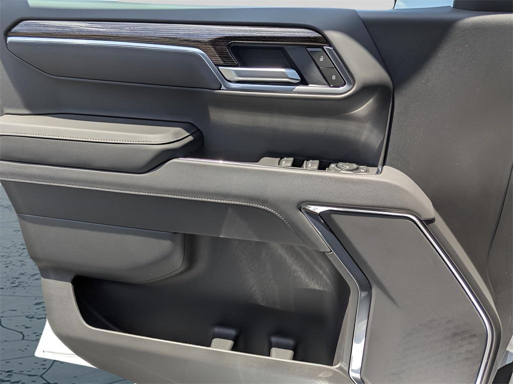 new 2025 GMC Sierra 1500 car, priced at $41,835