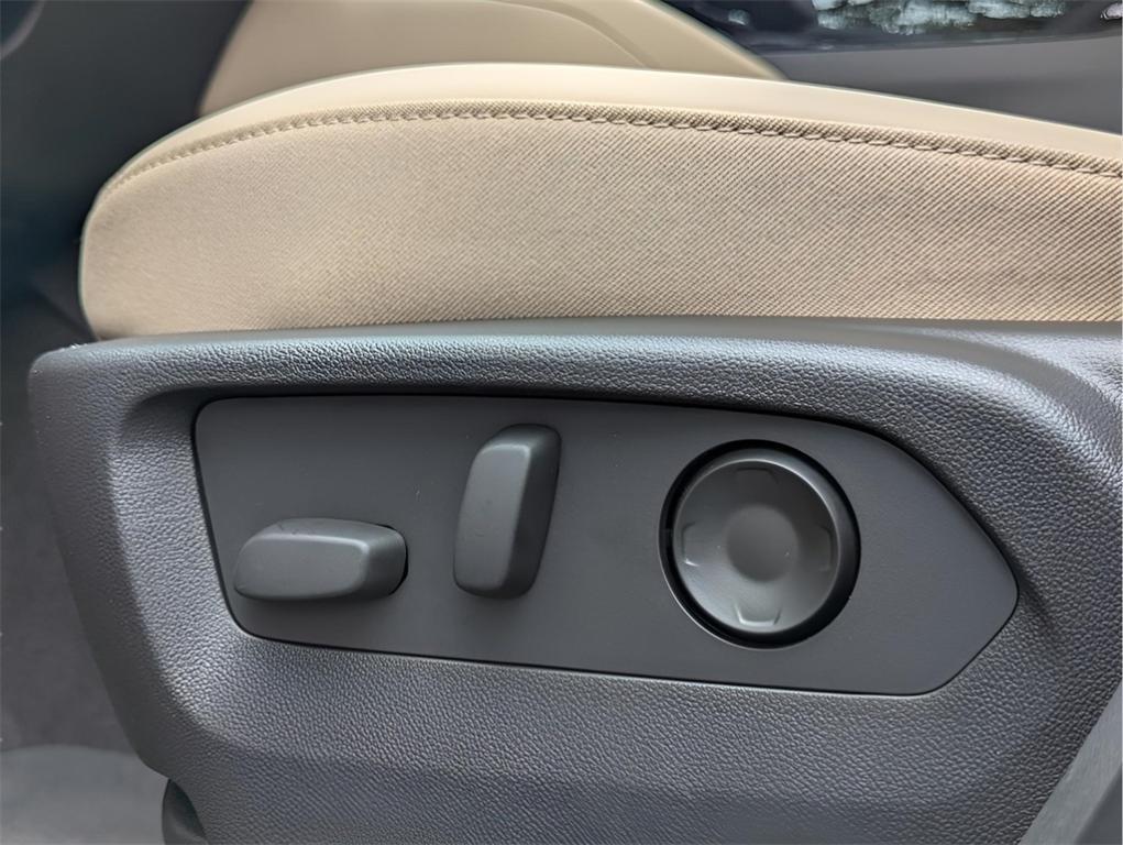 new 2025 Buick Envision car, priced at $35,935