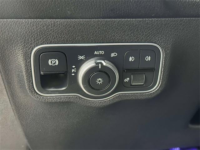 used 2022 Mercedes-Benz GLB 250 car, priced at $29,996
