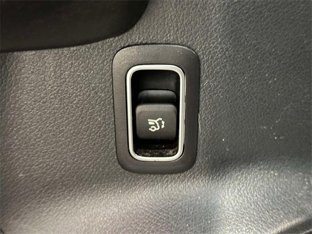 used 2021 Mercedes-Benz GLB 250 car, priced at $27,271