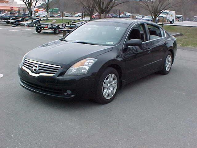 used 2009 Nissan Altima car, priced at $7,199