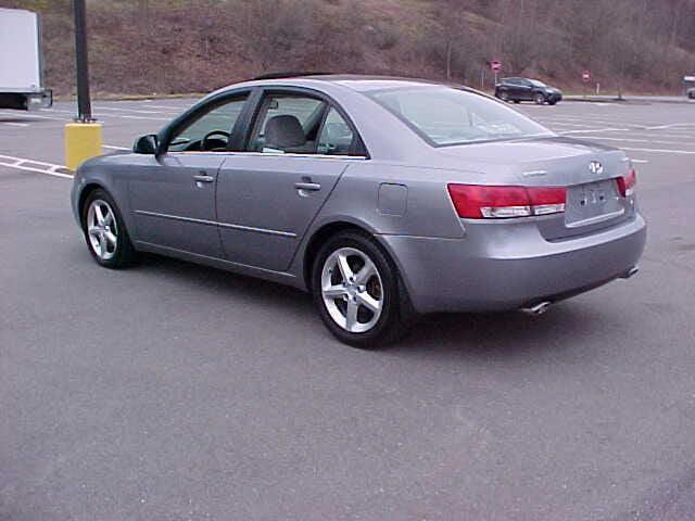 used 2007 Hyundai Sonata car, priced at $10,999