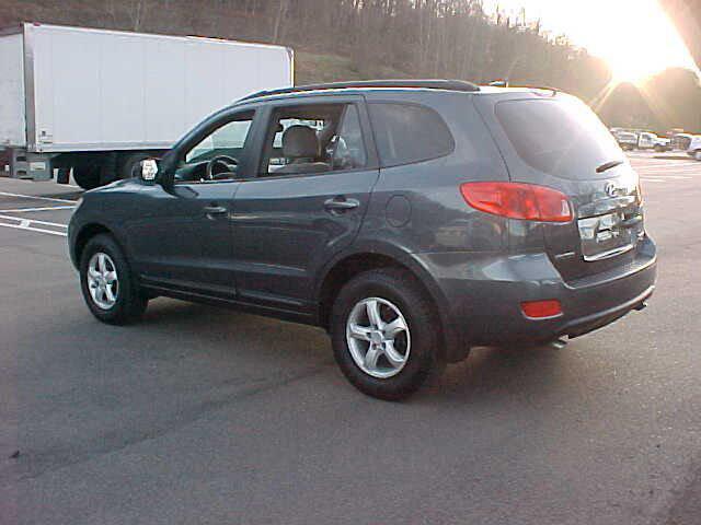 used 2008 Hyundai Santa Fe car, priced at $9,999