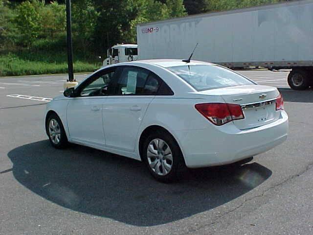 used 2013 Chevrolet Cruze car, priced at $9,999