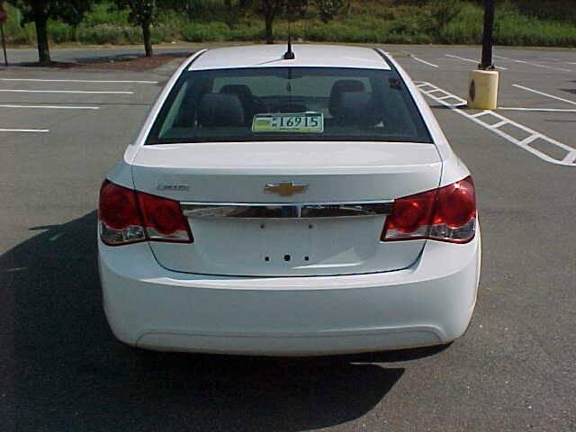 used 2013 Chevrolet Cruze car, priced at $9,999