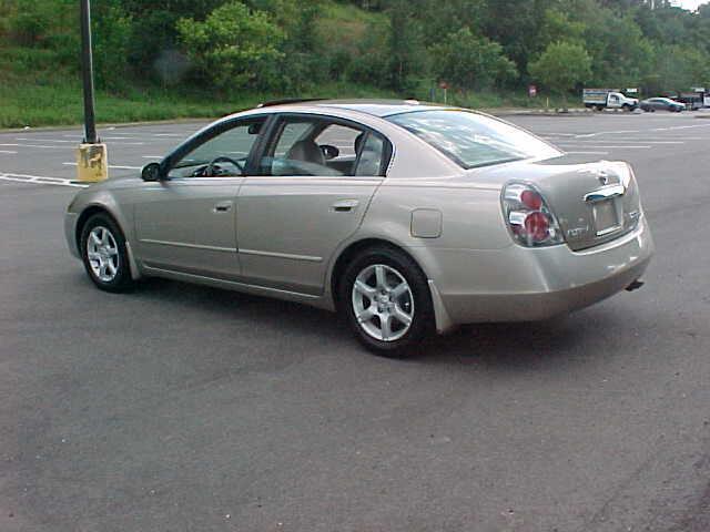 used 2006 Nissan Altima car, priced at $7,599