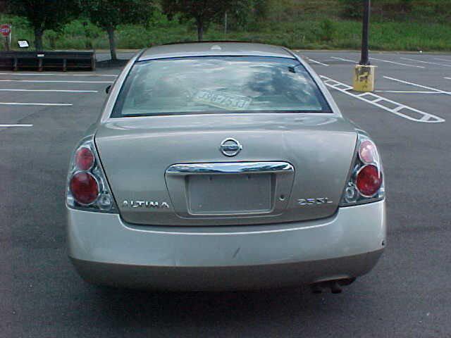 used 2006 Nissan Altima car, priced at $7,599