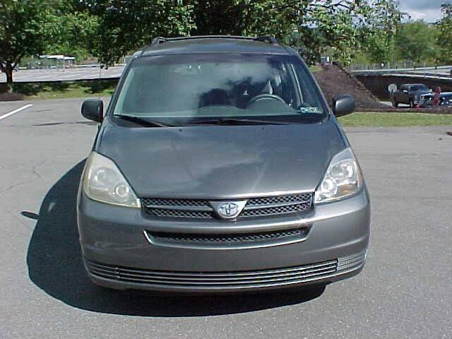 used 2004 Toyota Sienna car, priced at $9,499