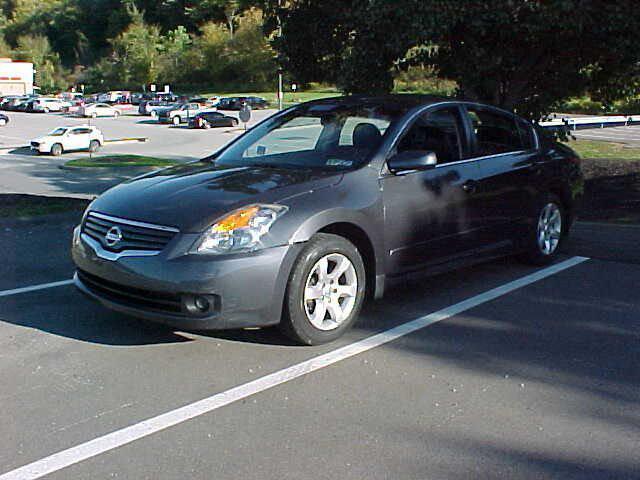 used 2009 Nissan Altima car, priced at $7,499