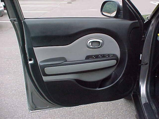 used 2015 Kia Soul car, priced at $5,999