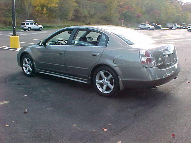 used 2005 Nissan Altima car, priced at $7,999