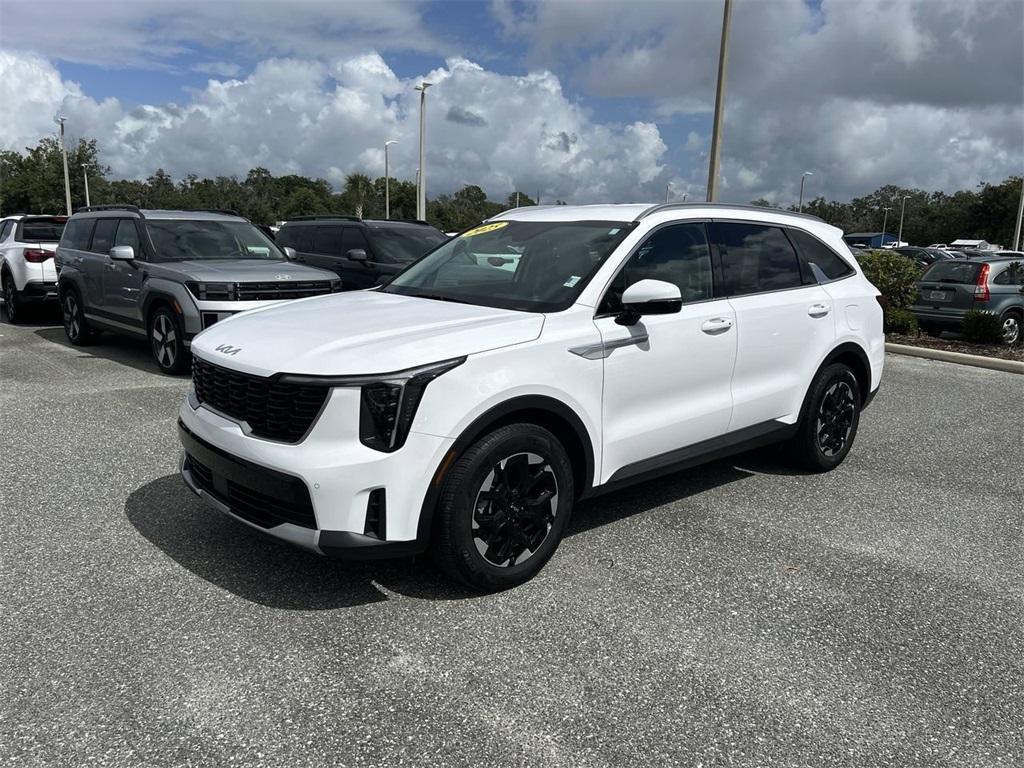 used 2025 Kia Sorento car, priced at $30,650
